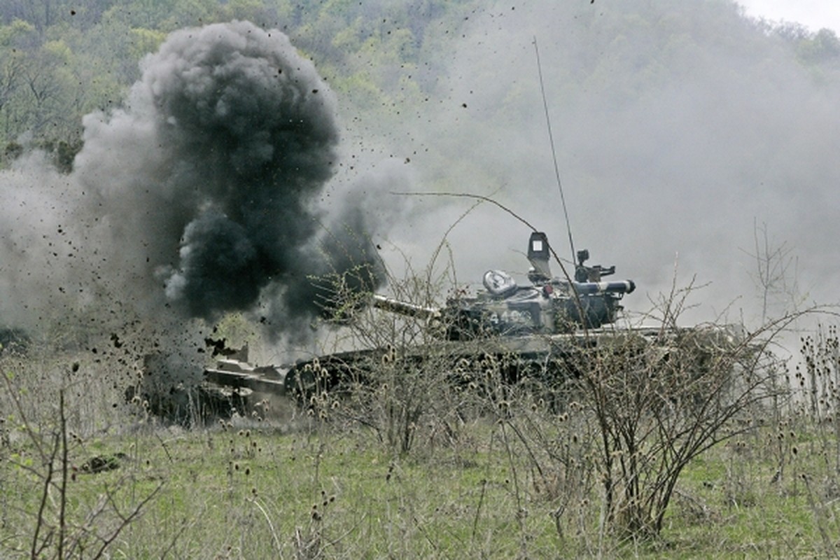 May man tang T-72 Syria song sot sau khi linh TOW-2A-Hinh-5